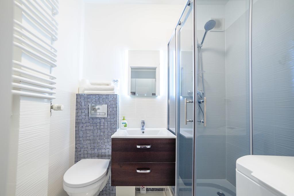 Ferienwohnung Apartament Grojecka Korotynskiego Warschau Zimmer foto