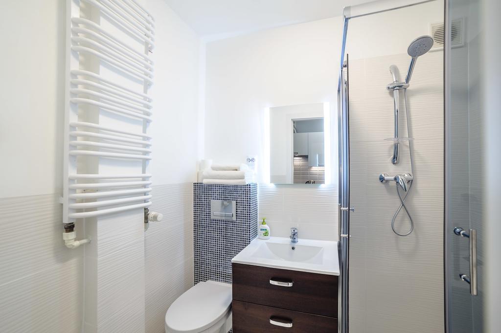 Ferienwohnung Apartament Grojecka Korotynskiego Warschau Zimmer foto
